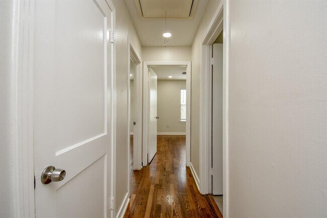 Building Photo - 1409 Zora St