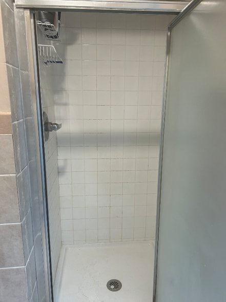 Building Photo - 21 Linden St