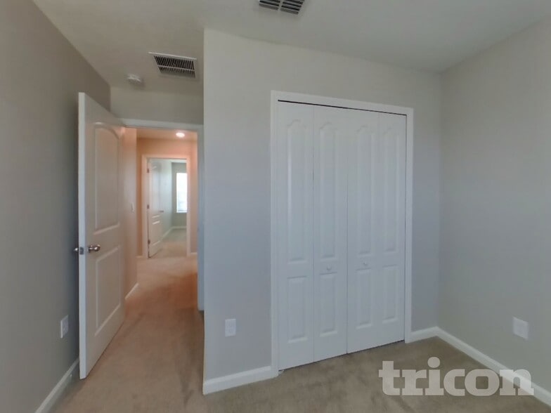 Building Photo - 9762 Lemon Grass Ln