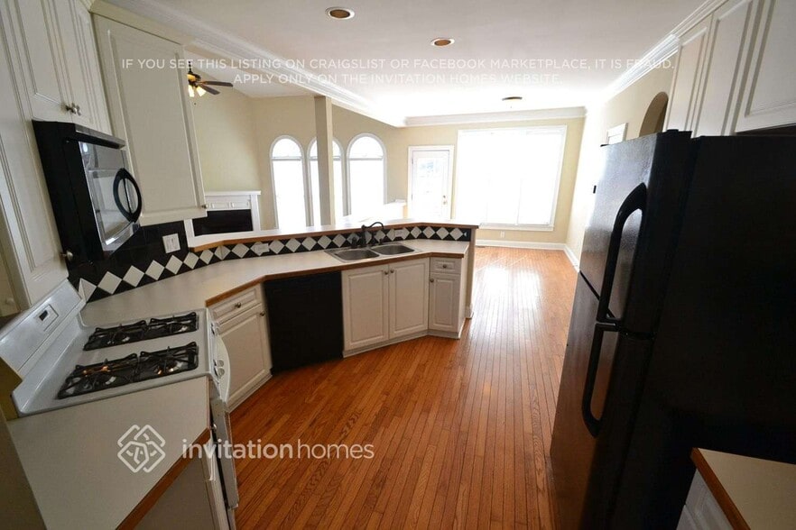 Building Photo - 2205 Thicket Ct