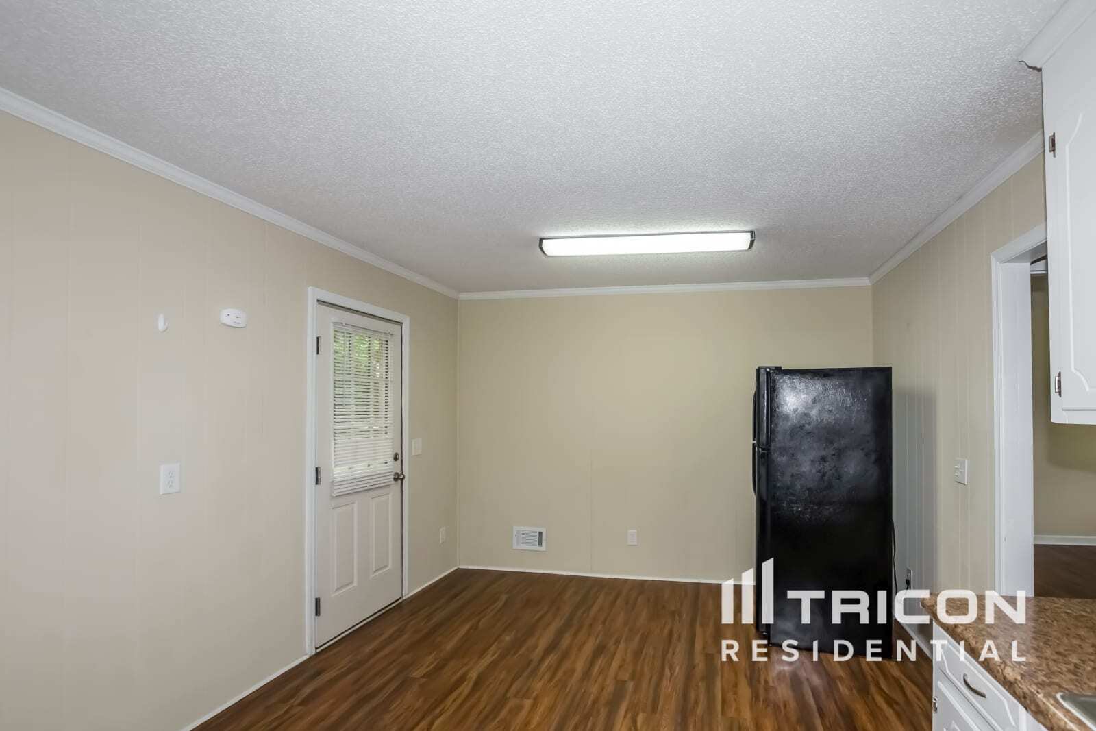 Building Photo - 504 Thyme Dr