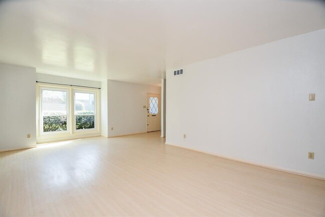 Building Photo - 14535 Still Meadow Dr