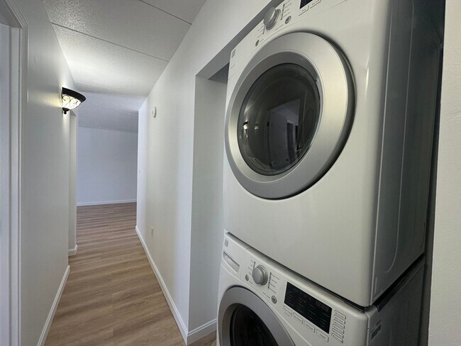 Building Photo - 137 Franklin St