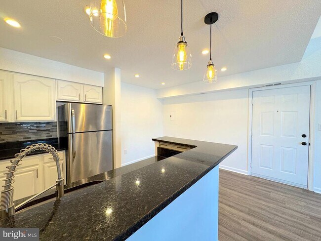 Building Photo - 6939 Mary Caroline Cir