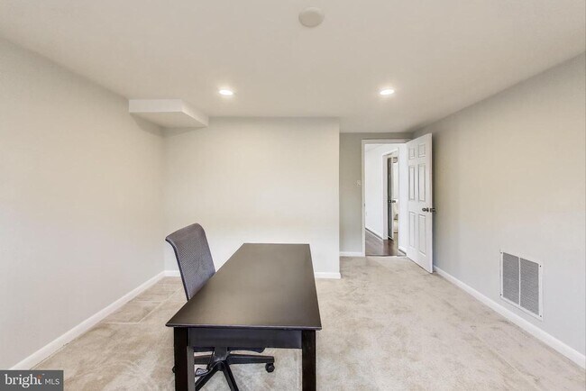 Building Photo - 14316 Woodcrest Dr