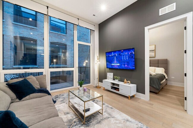 Building Photo - 318 W Grand Ave