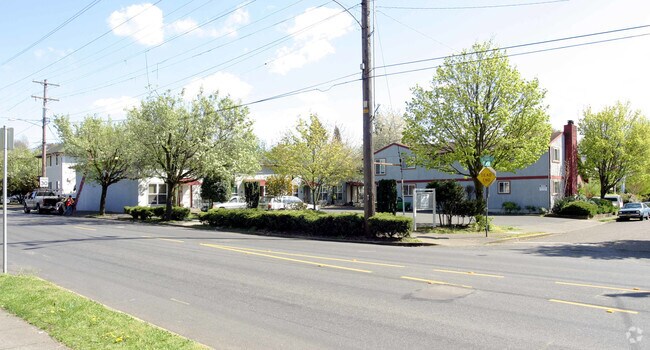 Building Photo - West Tabor Apartments