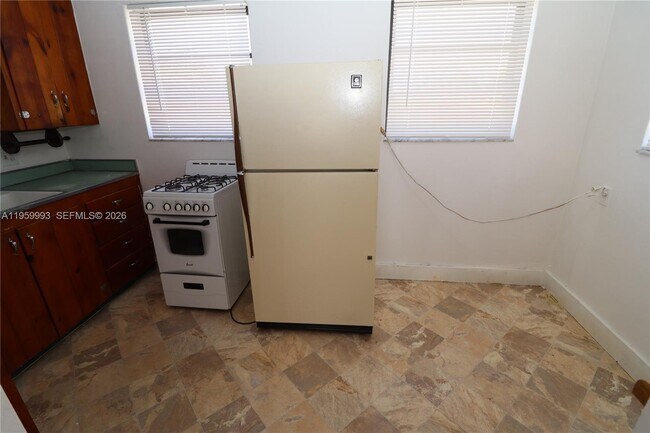 Building Photo - 1206 N 22nd Ave