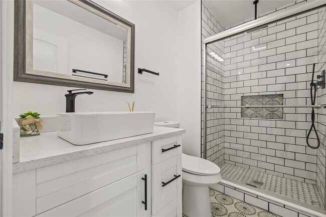 Building Photo - 1577 Chateaux De Ville Ct