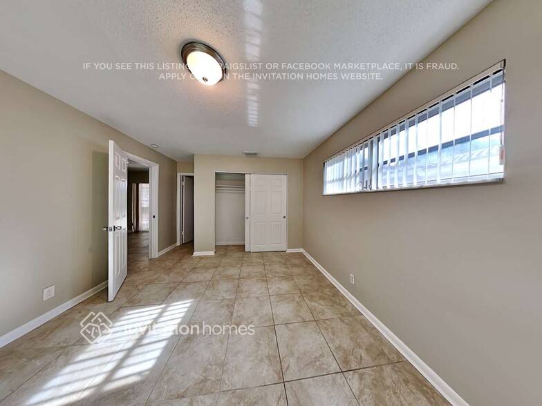 Building Photo - 7616 NW 40th St