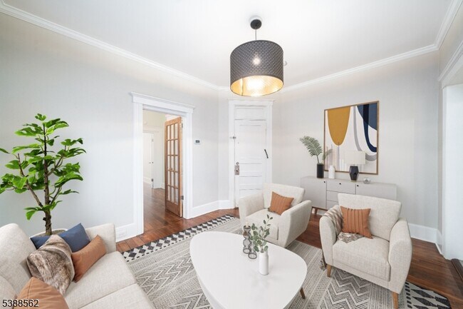 Building Photo - 9 Kling St