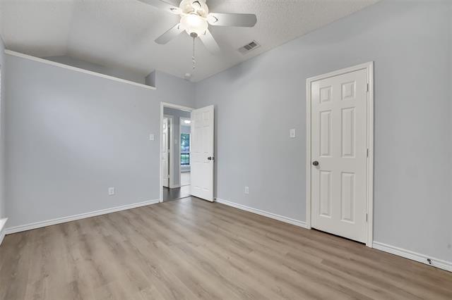 Building Photo - 421 Parkshire Dr
