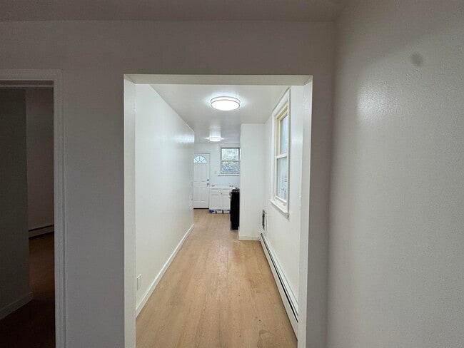 Building Photo - 210 Hamilton St