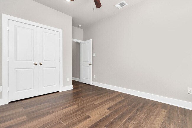 Building Photo - 10515 Moon Vly Ln