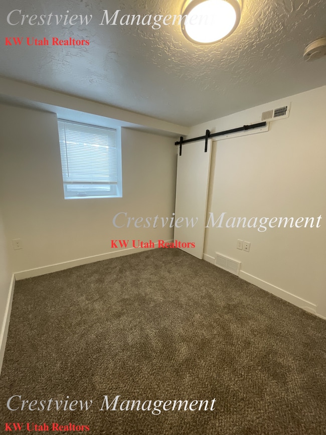 Building Photo - Martin Triplex