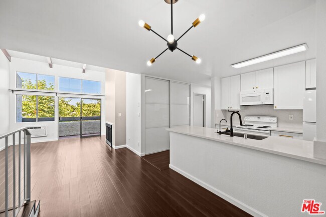 Building Photo - 4900 Overland Ave