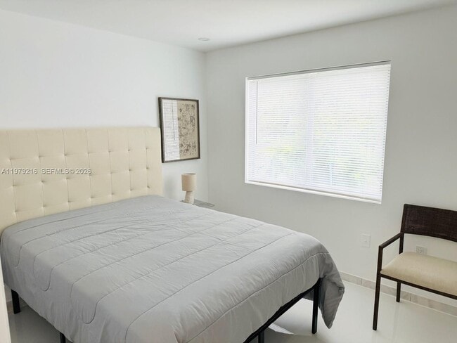 Building Photo - 7700 Collins Ave