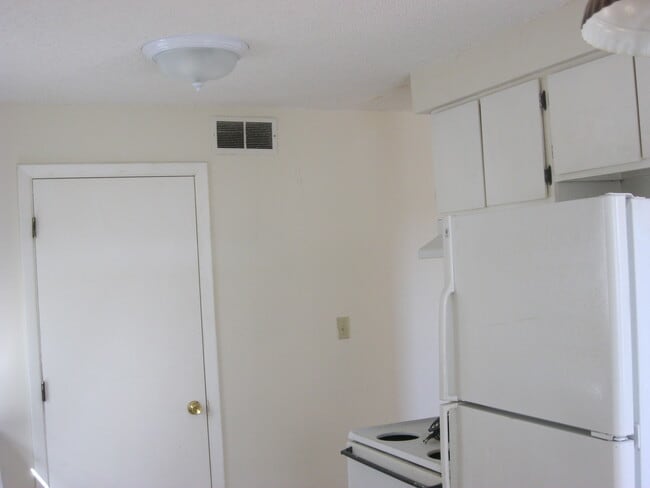 Building Photo - 754 Demaret Dr