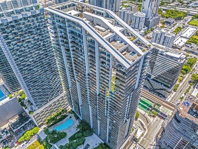 Building Photo - 88 SW 7th St