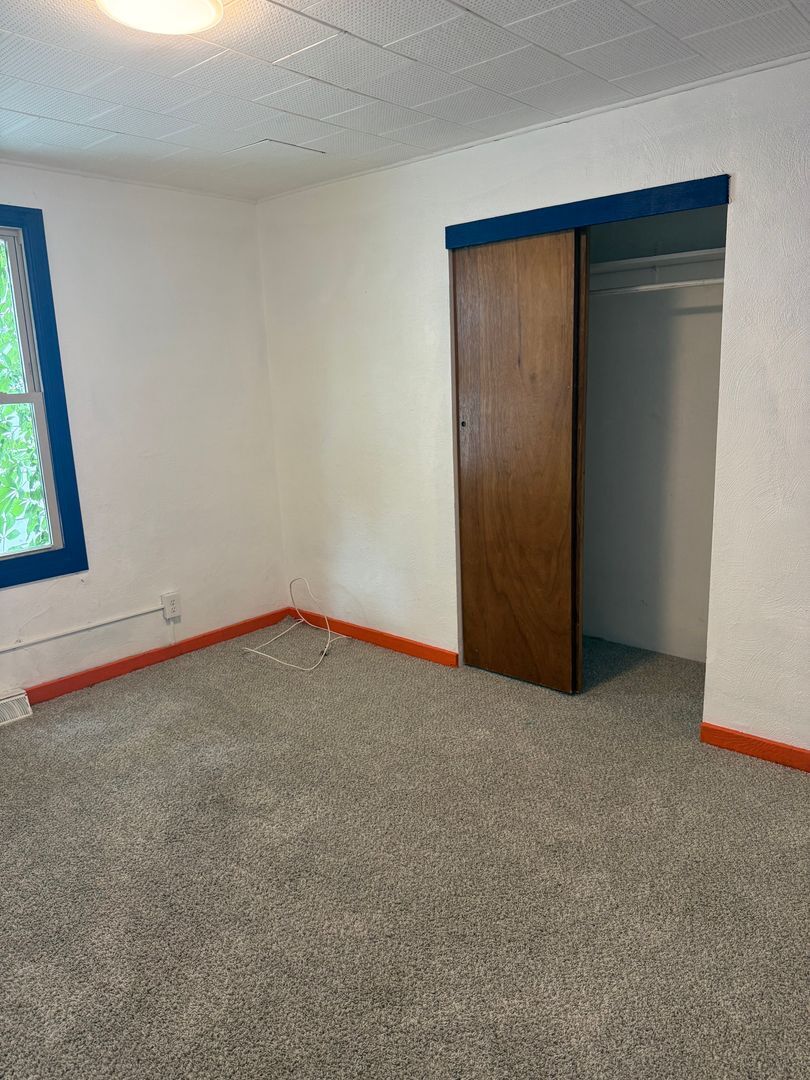 Building Photo - 512 Carothers Ave
