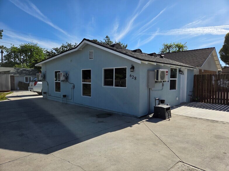 Primary Photo - 628 E Kingsley Ave