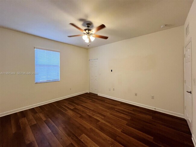 Building Photo - 422 SE 34th Terrace