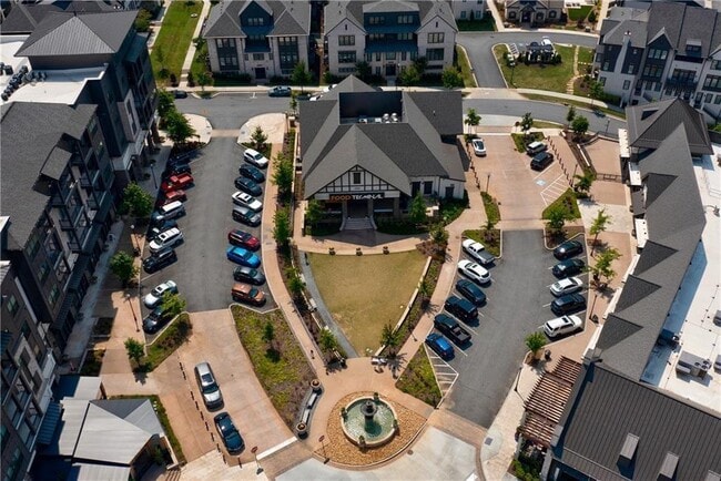 Building Photo - 6562 Beacon Dr