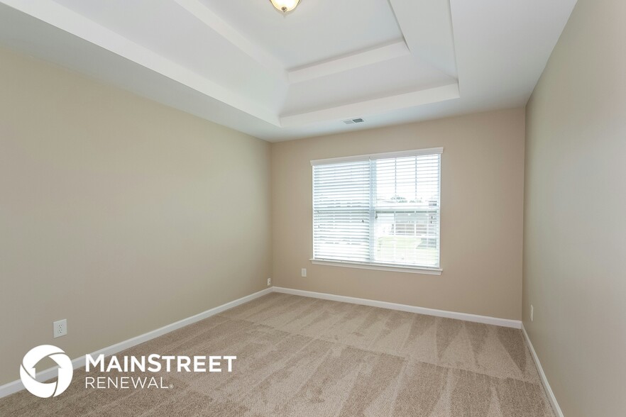 Building Photo - 5563 Martin Ct