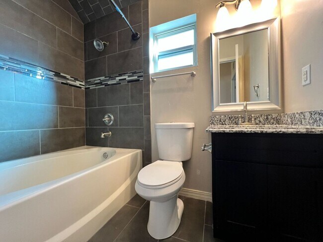 Building Photo - BEAUTIFUL EASTSIDE HOME