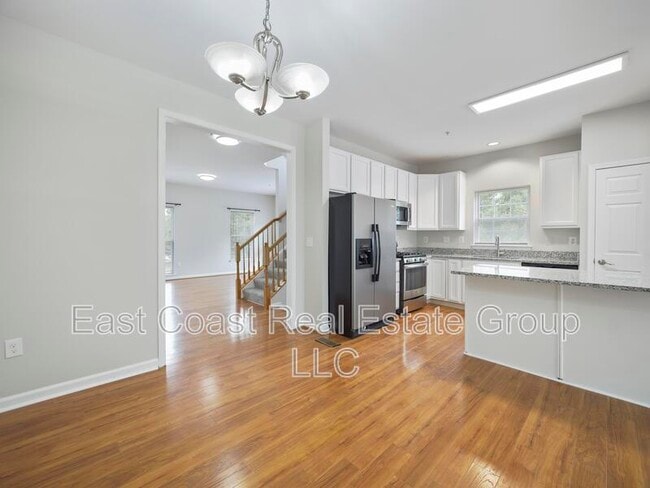 Building Photo - 6100 Newport Terrace