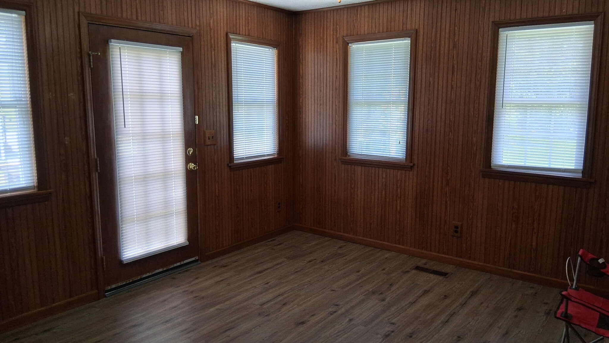 Building Photo - 201 Hicks Dr