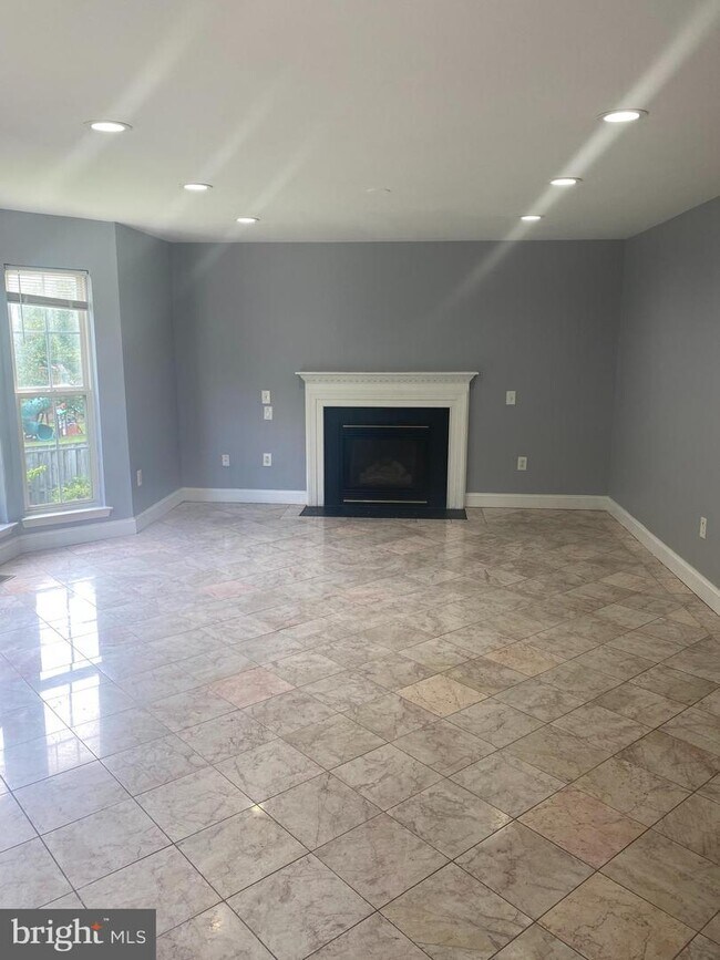 Building Photo - 12971 Queen Chapel Rd