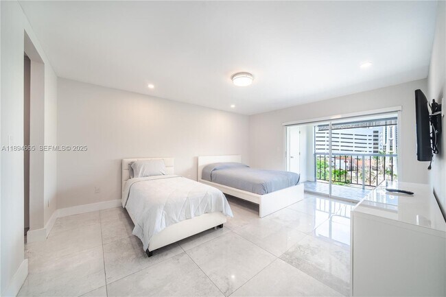 Building Photo - 201 178th Dr