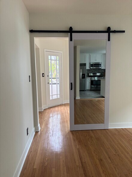 Building Photo - 958 2nd St