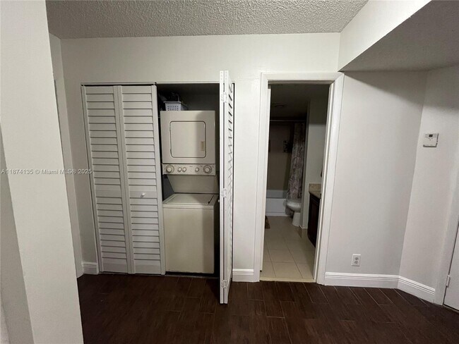 Building Photo - 1258 S Military Trail