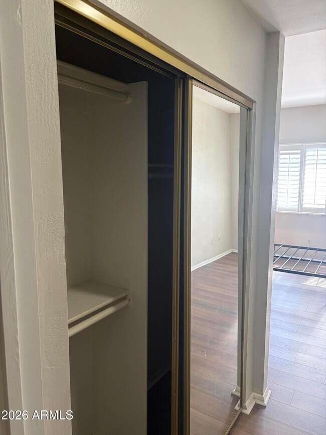 Building Photo - 930 N Mesa Dr