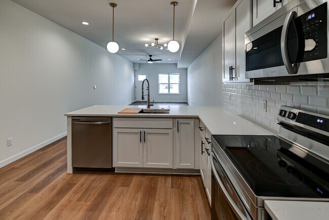 Building Photo - 4873 Lacy Rd