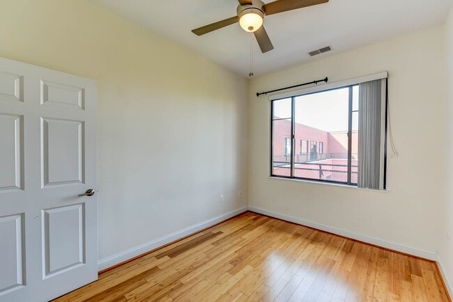 Building Photo - Gorgeous 2 Bedroom Penthouse in River Place South!