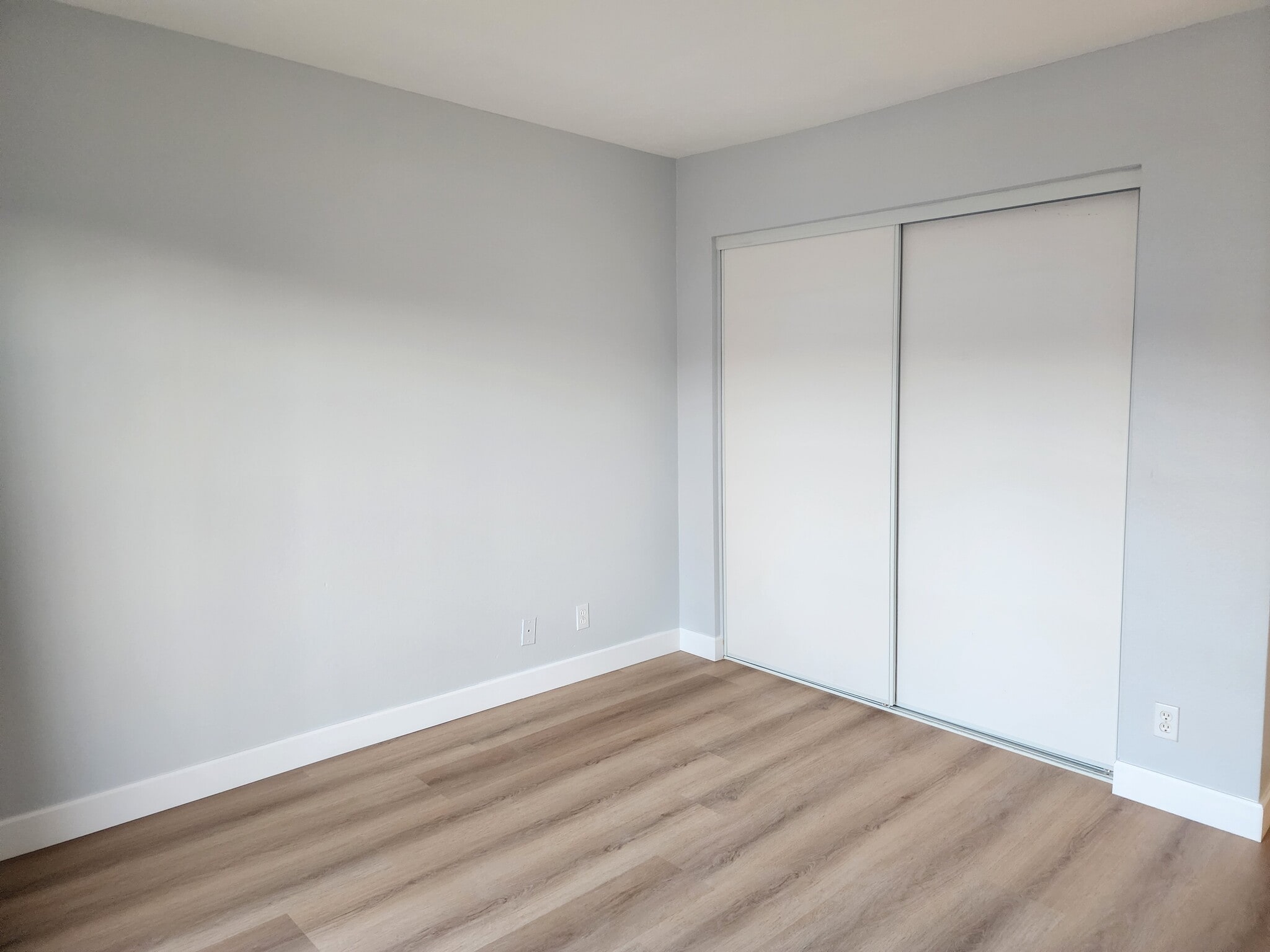 Building Photo - 736 N Garfield Ave