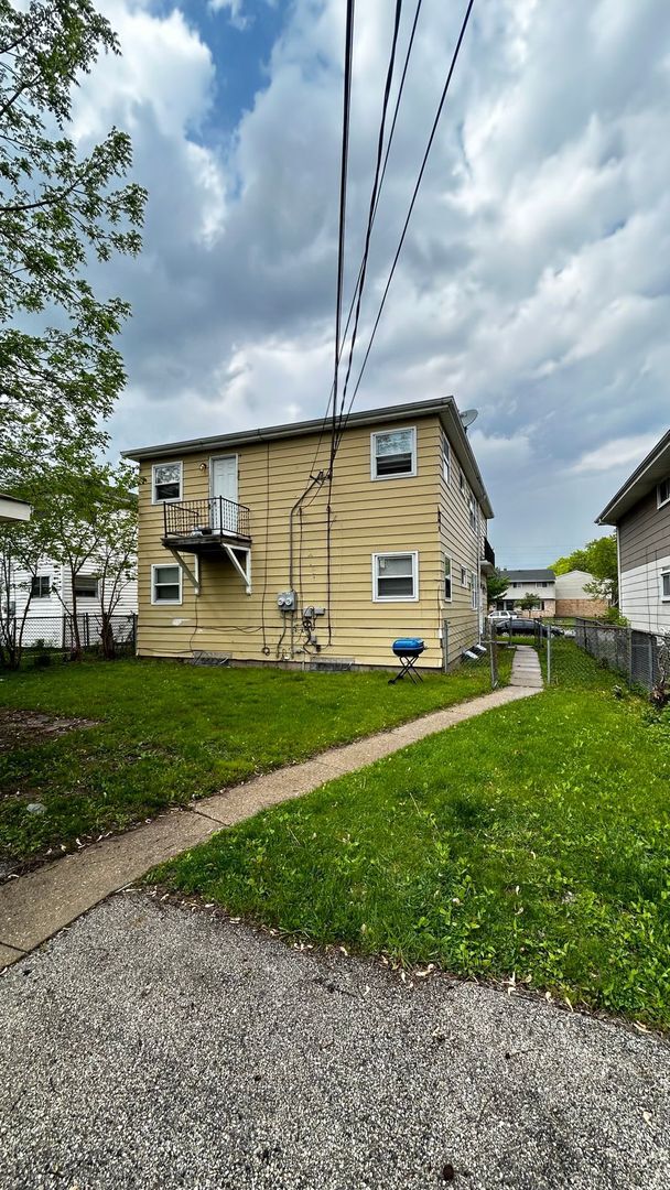 Building Photo - Hampton - 8907-09