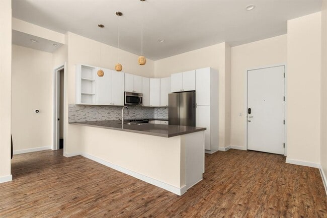 Building Photo - 507 Sabine St