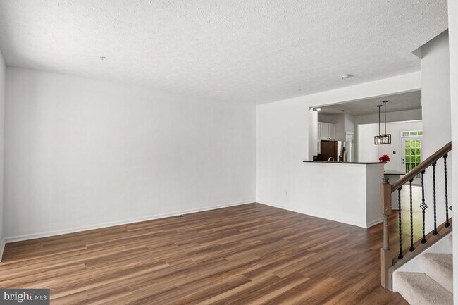Building Photo - 9805 Redwing Dr