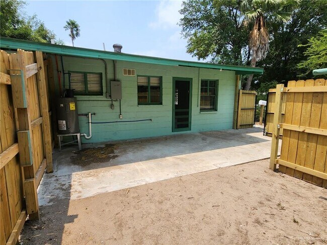 Building Photo - 2100 N 12th St