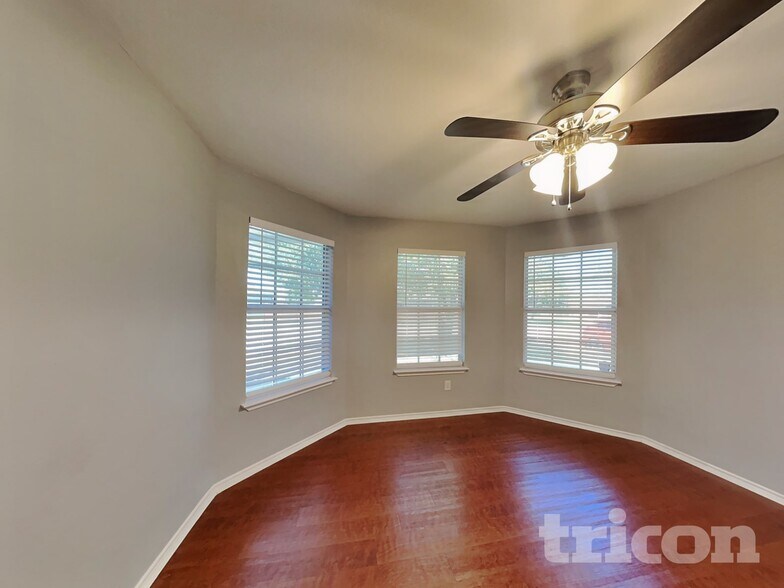 Building Photo - 2057 Wildwood Dr