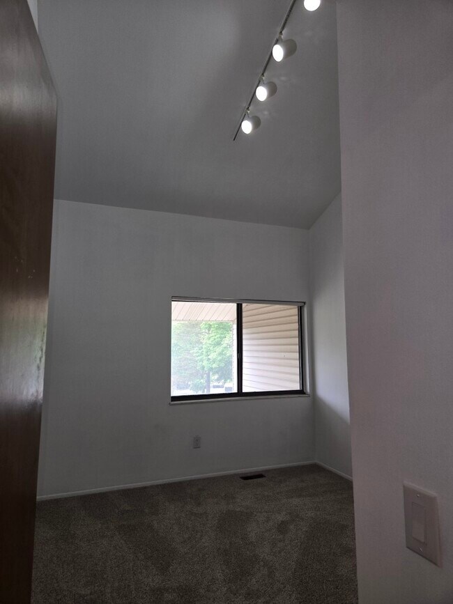 Building Photo - 6136 Palomino Ct