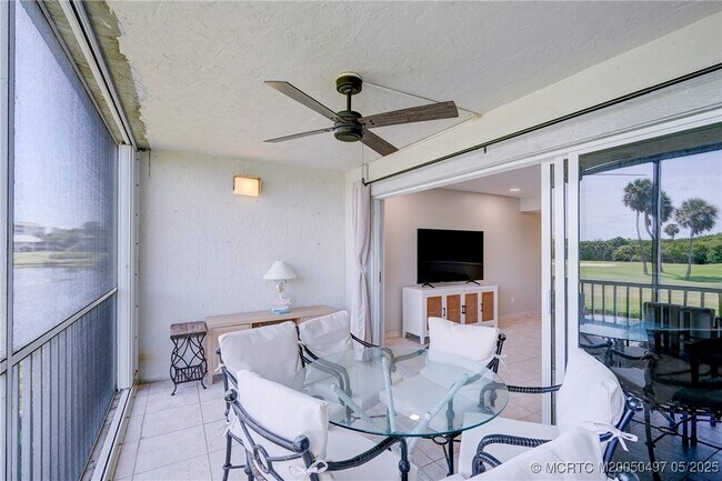 Building Photo - 5539 NE Gulfstream Way