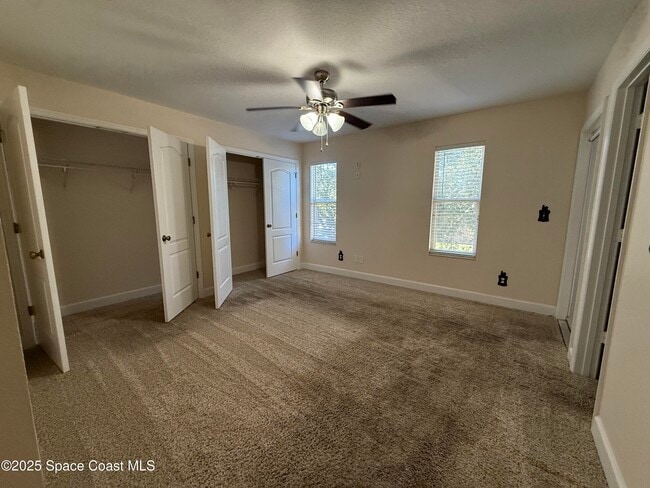 Building Photo - 2613 S Park Ave