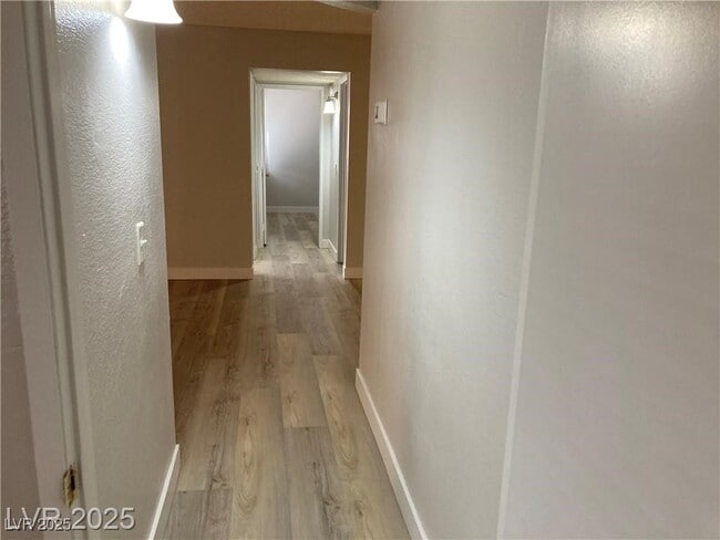 Building Photo - 3151 N Soaring Gulls Dr