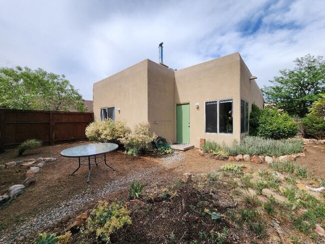 Building Photo - 4028 Paseo del Sol