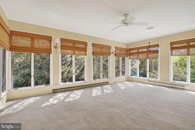 Building Photo - 5553 Little Falls Rd